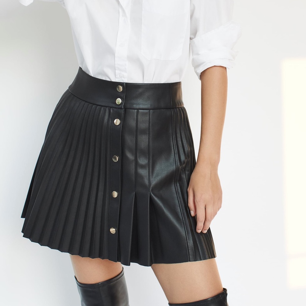 Zara Pleated faux leather skirt